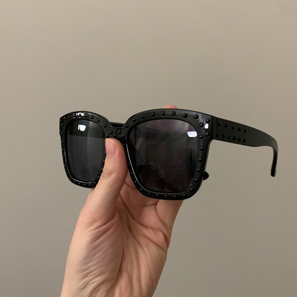 Steve Madden Studded Glossy Black Sunglasses - Picture 3 of 12